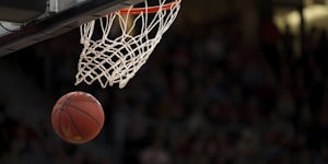 星空xingkong平台NBA篮球直播画面截图，显示球员扣篮瞬间